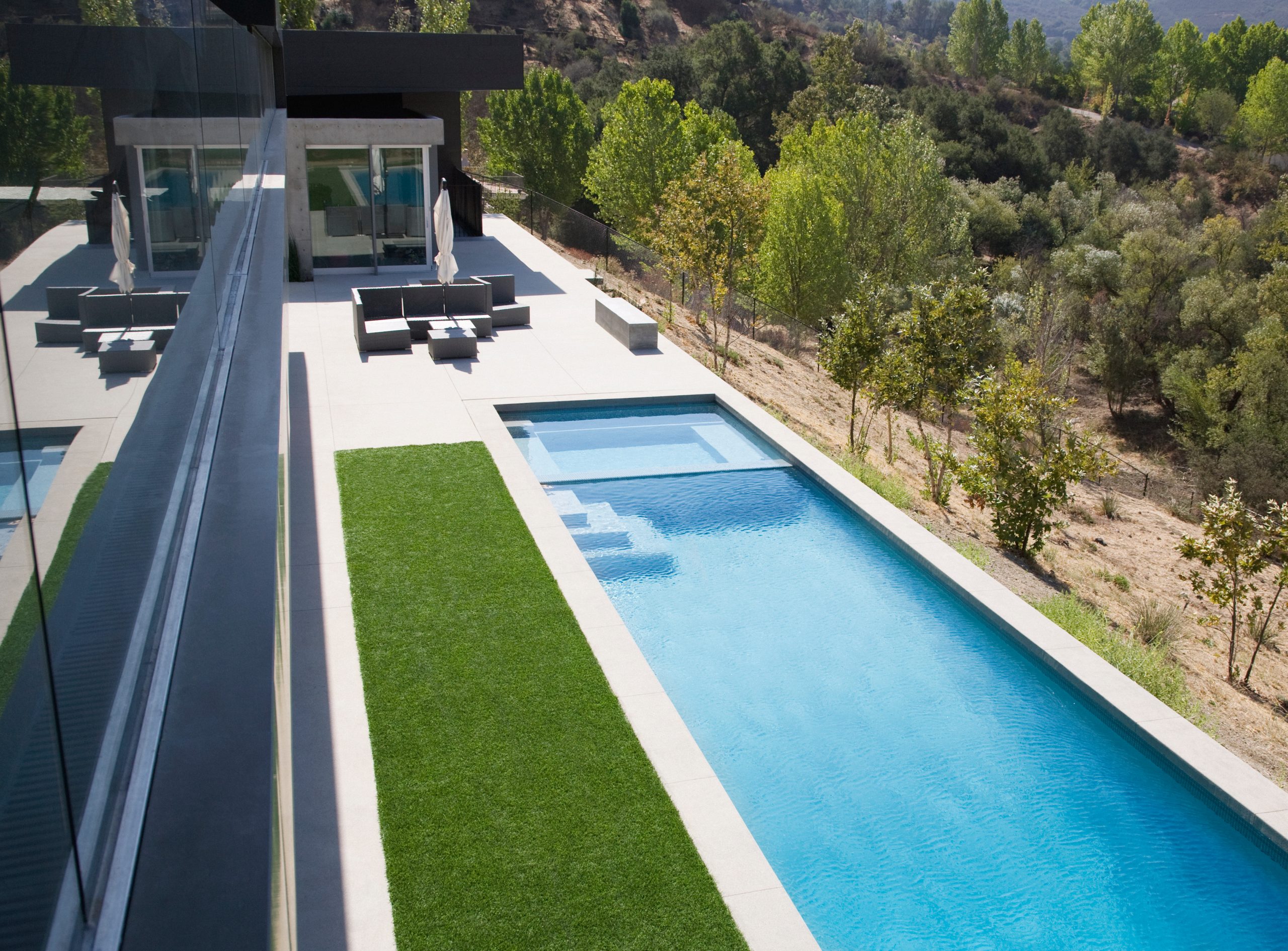 Piscine couloir de nage